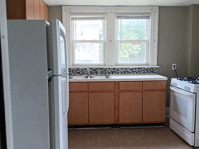 65 Mount View Ave — Photo 9