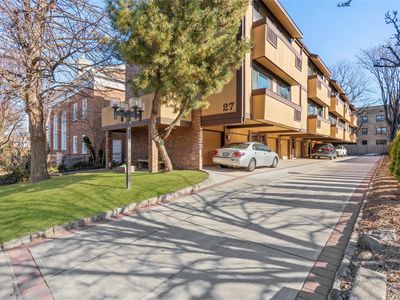 27 Bond Street #E, Great Neck, NY, 11021
