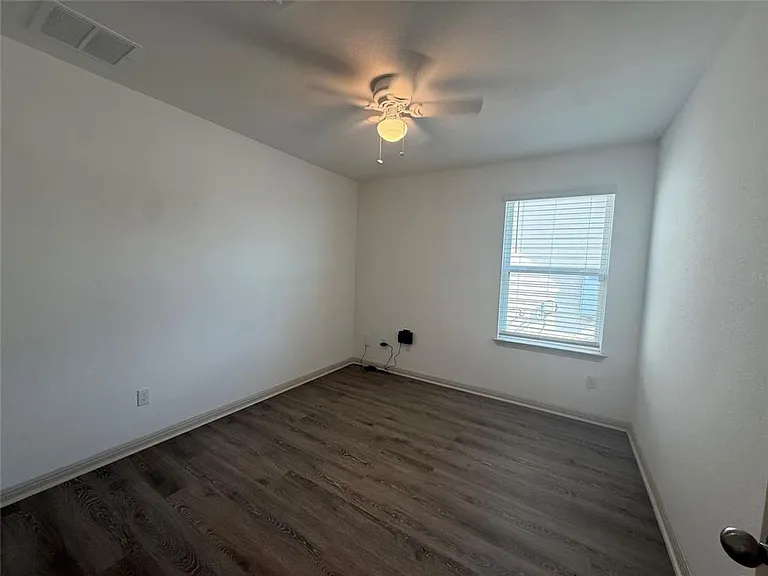 235 Sweetwater Creek Ln — Photo 15