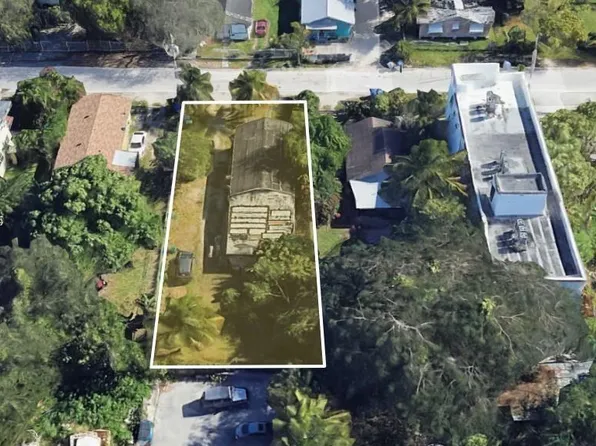 7544 NE 1st Ave, Miami, FL 33138