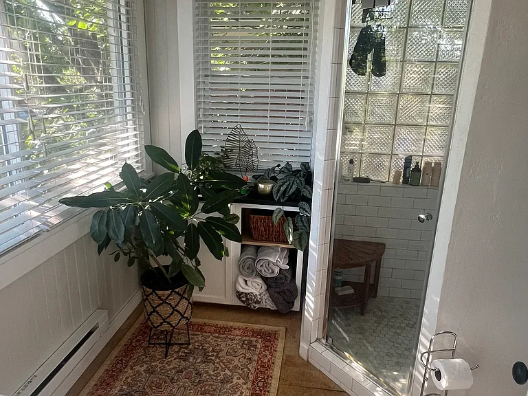 3/4 Bathroom