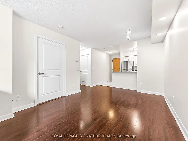 4968 Yonge St #712 — Photo 22