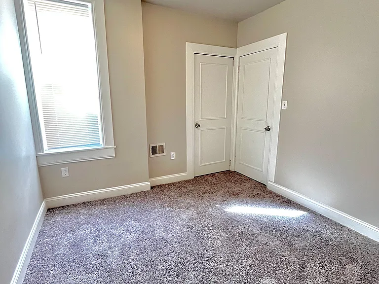1442 N Vogdes St — Photo 14