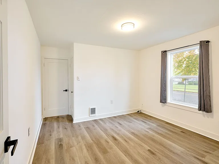 1204 Commercial St NE — Photo 24