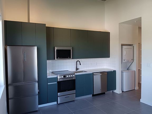 4th image of 315 NW 32nd St #205