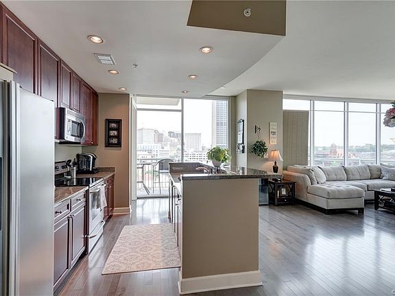 2nd image of 301 Virginia St #U913