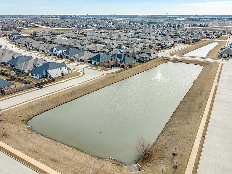 4128 Wood River Trl — Photo 32