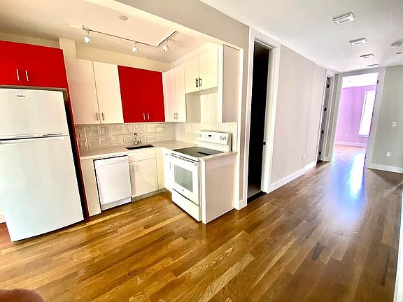 2nd image of 1424 Hancock St #2A