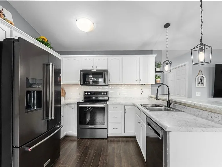 4912 S Klein Ave — Photo 1