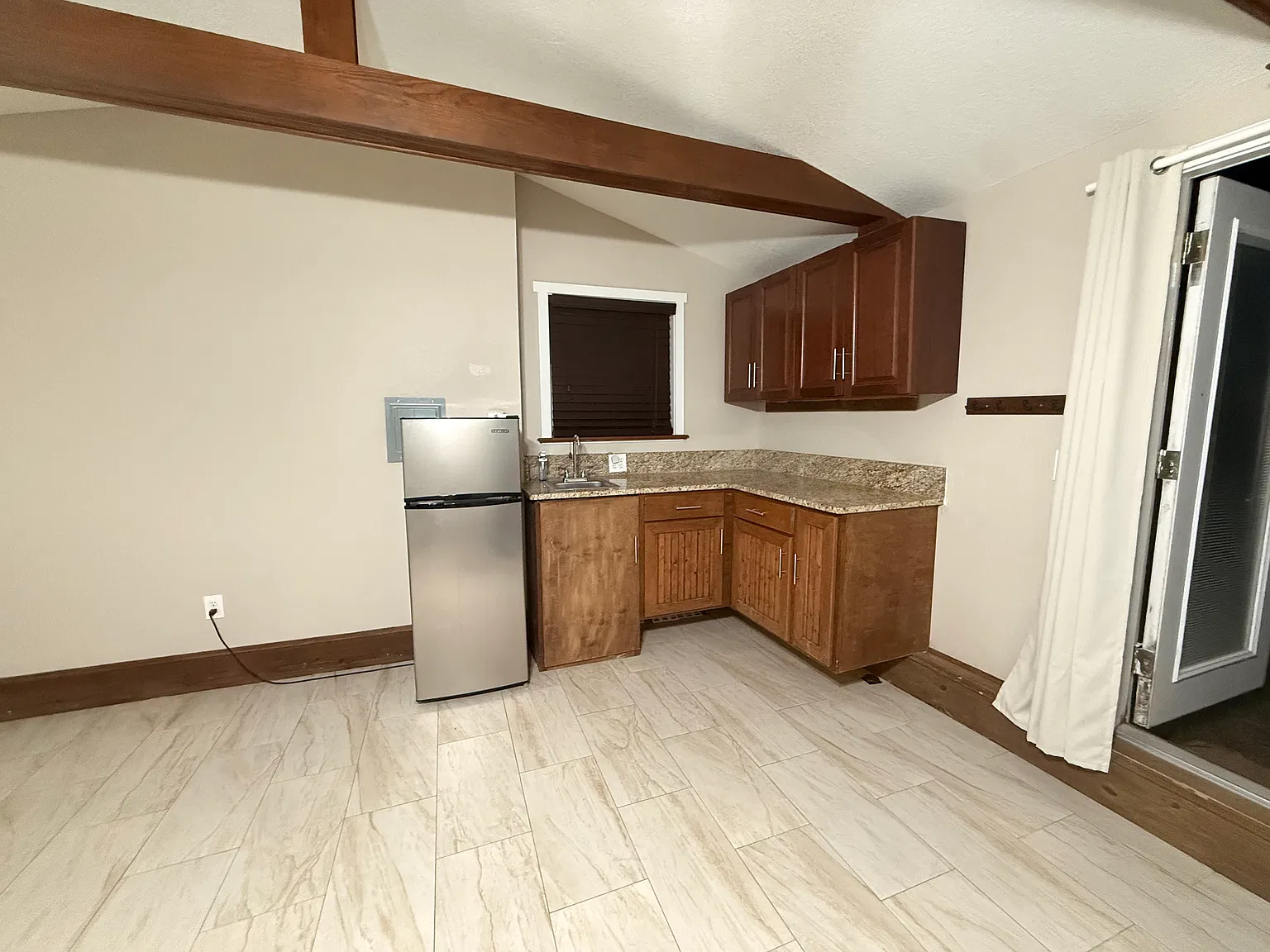 5015 N Suwanee Ave — Photo 4