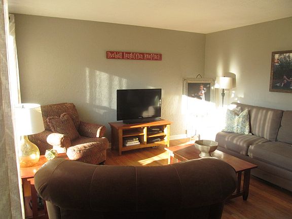 2nd image of 105 Sheila Dr