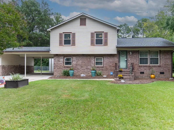 7624 Stonehaven Dr, North Charleston, SC 29420