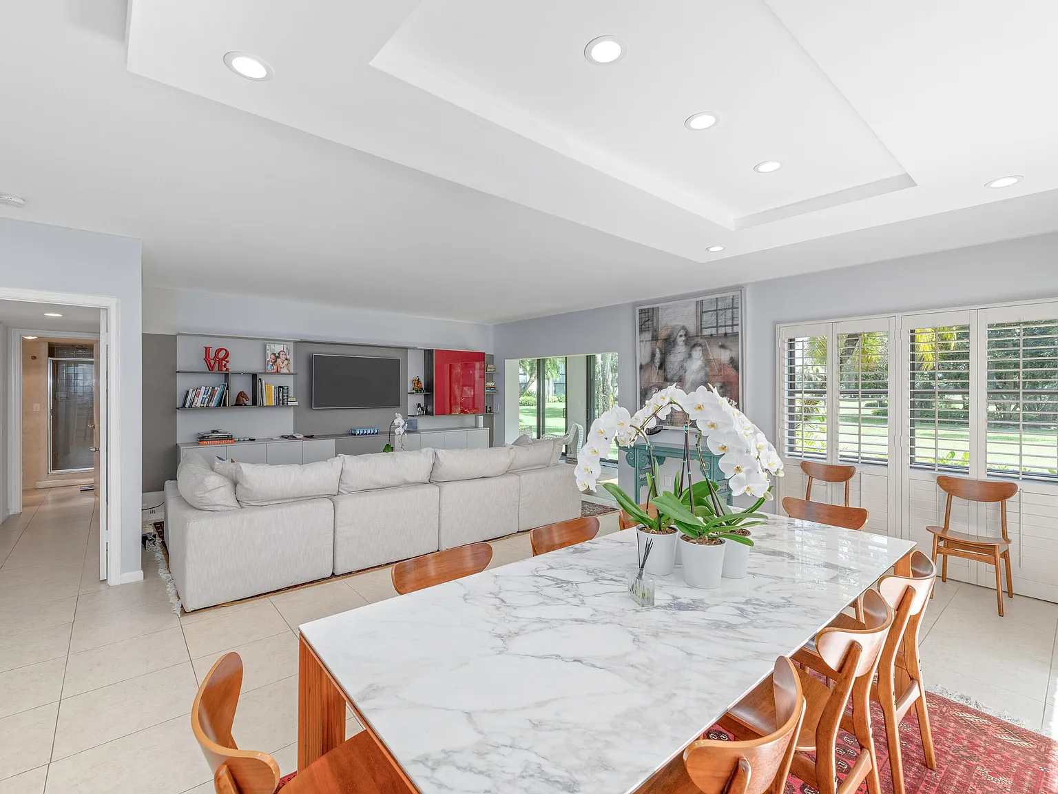 3 bed, 3.0 bath, 2110 sqft, $9,200 — Photo 2