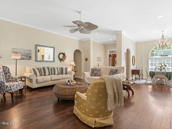 5th image of 1872 Oak Harbour Drive SW