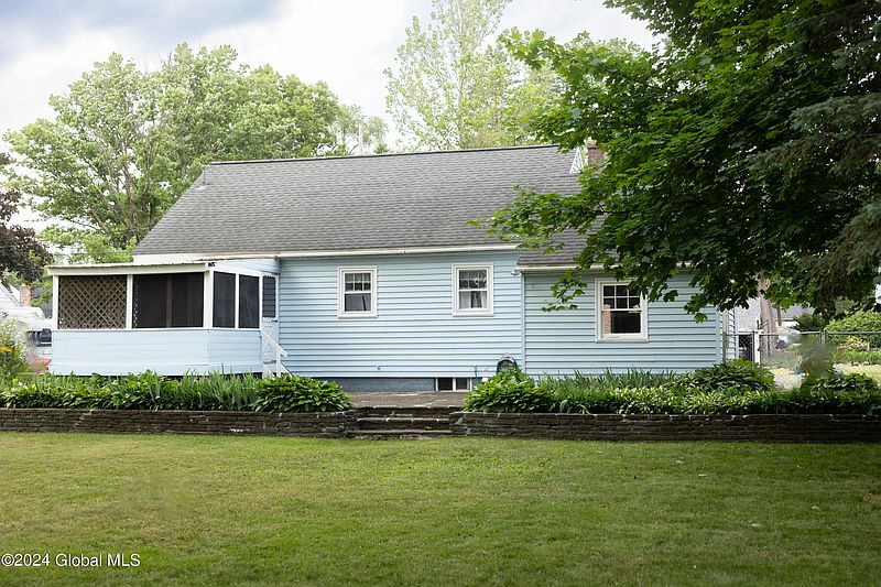 3rd image of 2061 Caldicott Road