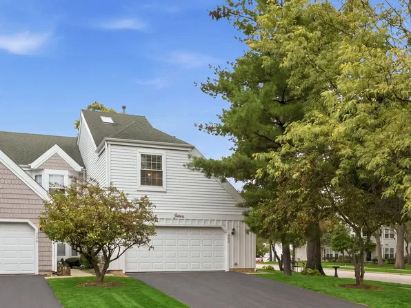 290 Oak Bluff Ct, Wauconda, IL 60084