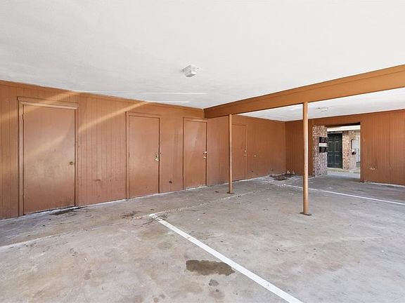 3rd image of 2217 Pasadena Ave