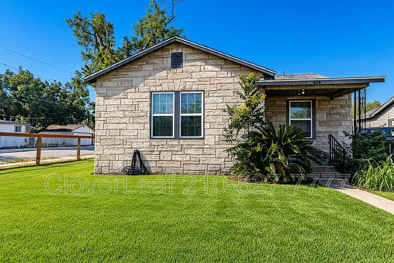 3 bed, 2.0 bath, 1203 sqft, $1,650 — Photo 3