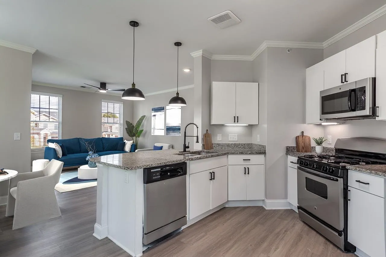 Piedmont Place — Photo 3