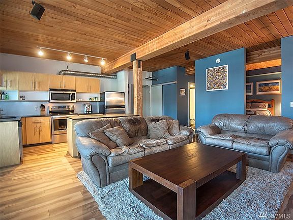 5th image of 401 9th Ave N APT 206