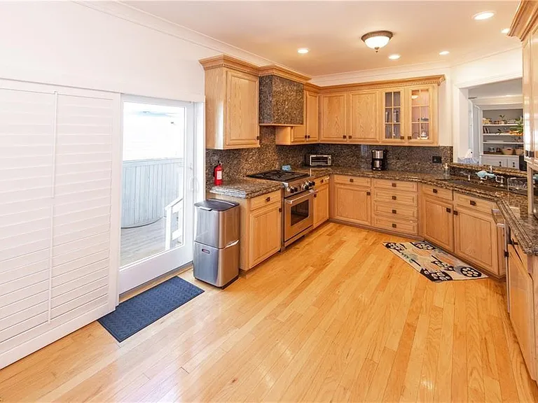 8302 Atlantic Ave #A — Photo 7