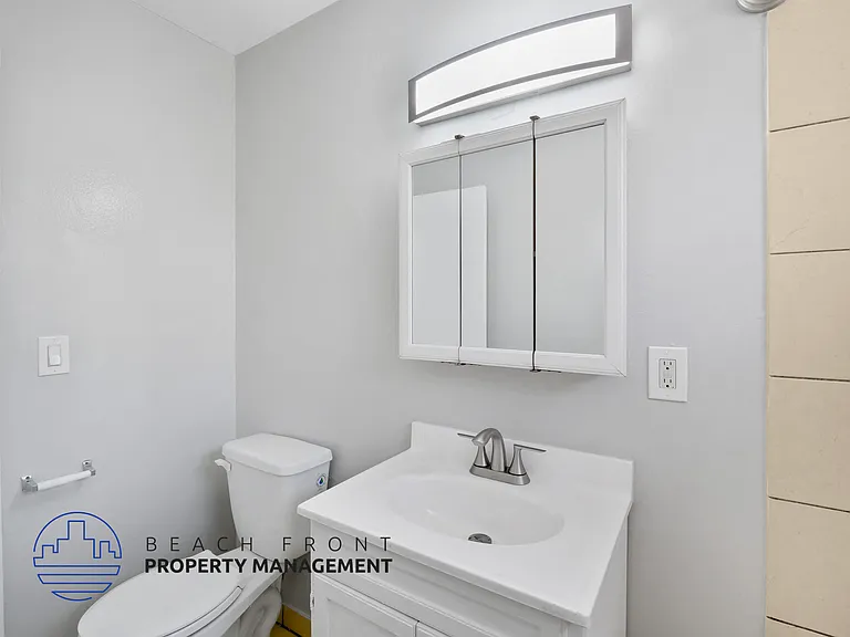 1545 Pine Ave — Photo 14