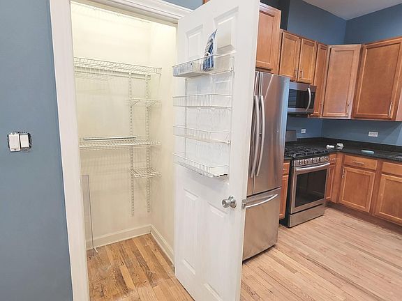 5th image of 1834 N Mozart St #1