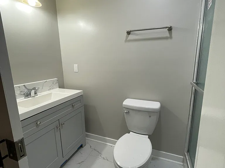 5205 Oak Grove Cir #1 — Photo 4