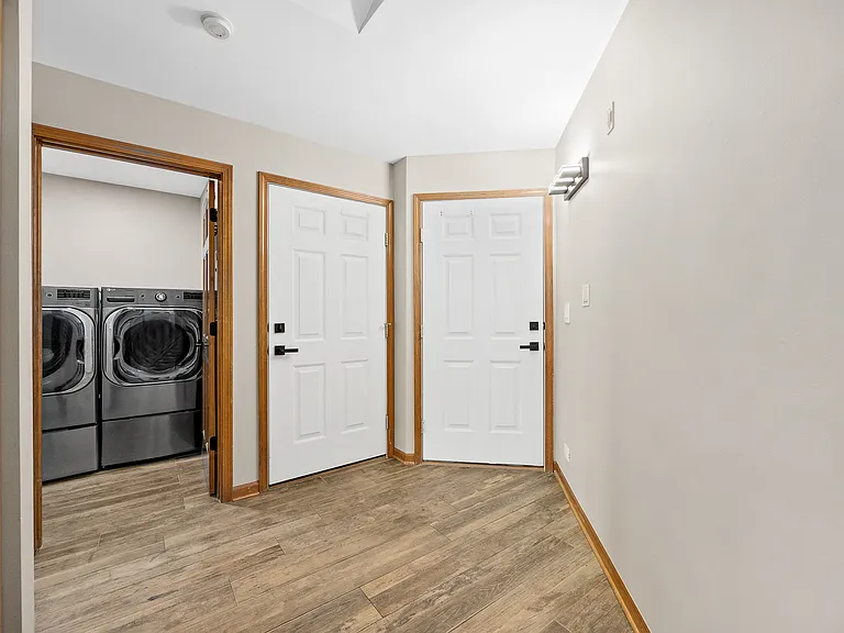 5S560 Paxton Dr #2H — Photo 20