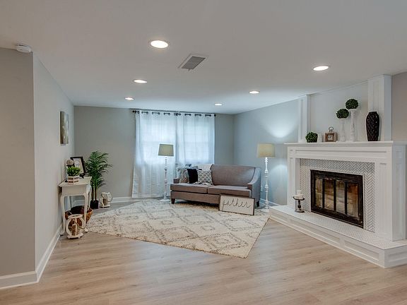 4th image of 3219 Cynthia Ln