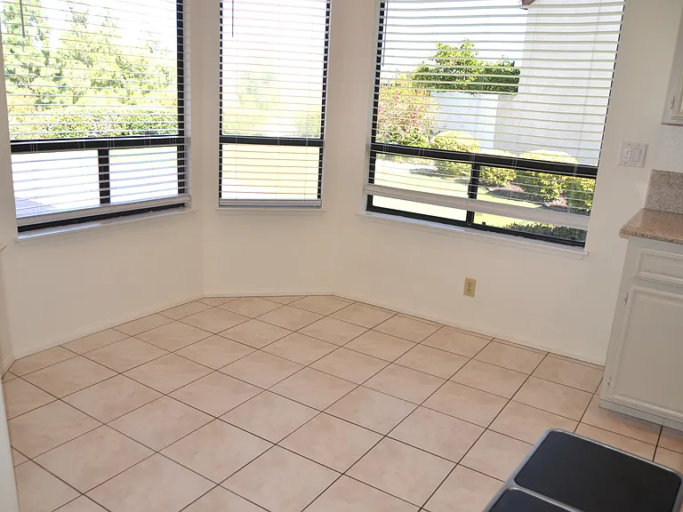 12065 Tretagnier Cir — Photo 15