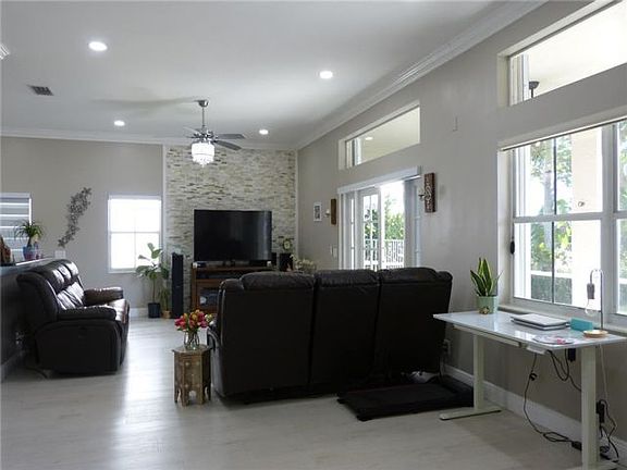 3rd image of 1096 Fairfield Meadows Dr