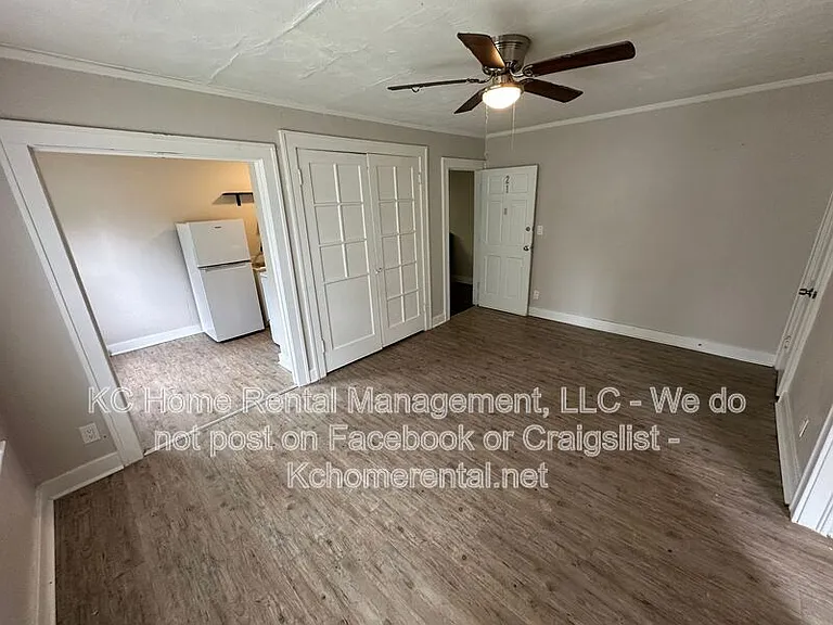 305-307 N Gladstone Blvd #21 — Photo 21