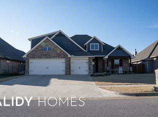 801 Red River Dr, Yukon, OK 73099