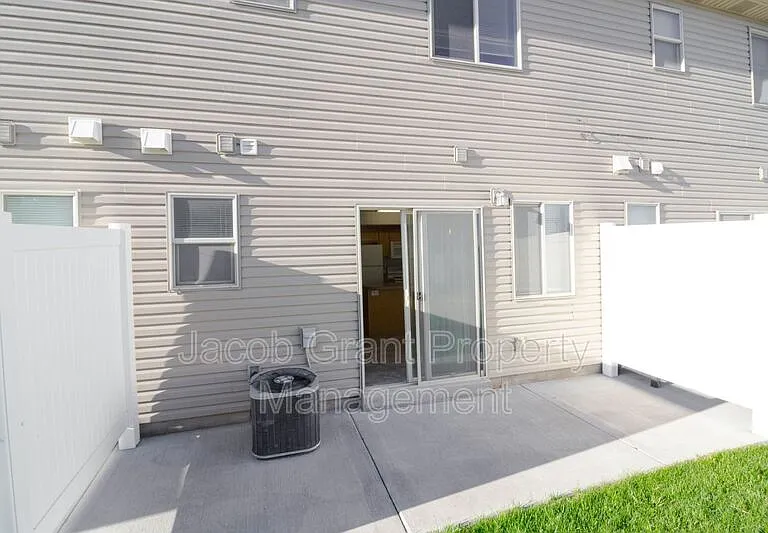 1648 N Stevens Dr #B — Photo 10