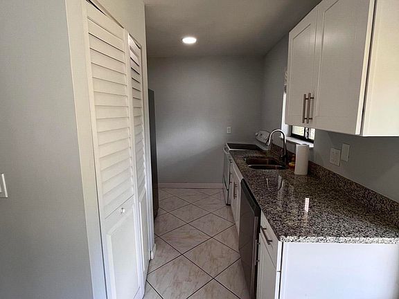 3rd image of 159 NW 70th St APT 408