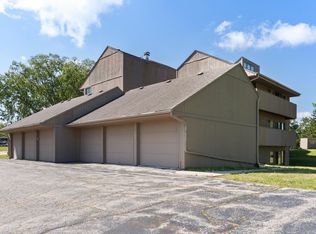 220 Bienterra Trl, Rockford, IL 61107