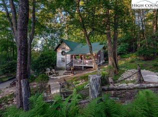 31 Red Fox Ln, Beech Mountain, NC 28604