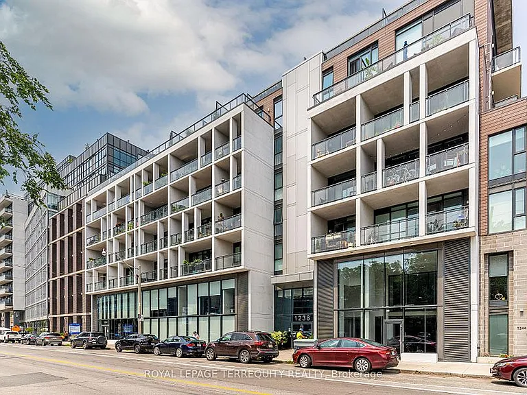 1238 Dundas St E #813 — Photo 1