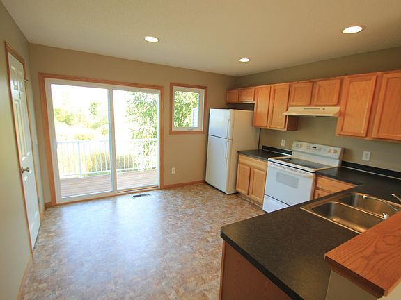5th image of 5014 Evergreen Dr N Unit 4