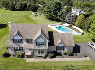 6 Endicott Dr, Great Meadows, NJ 07838