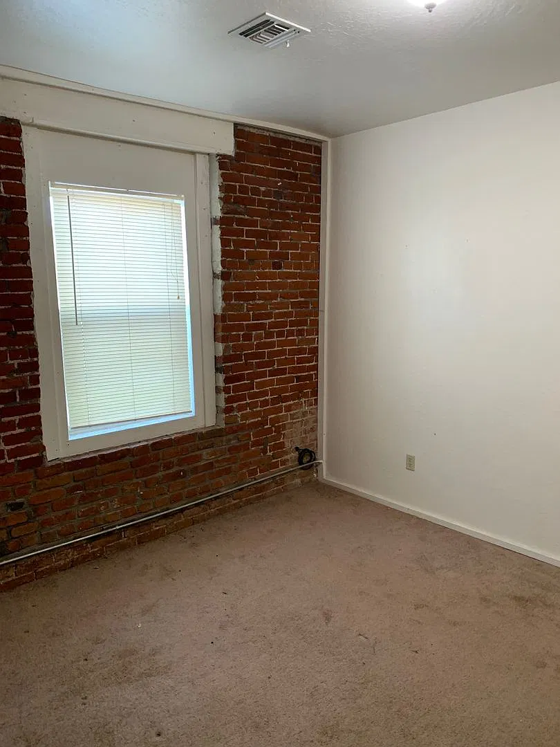 116 S 2nd St - PM 1117 — Photo 4
