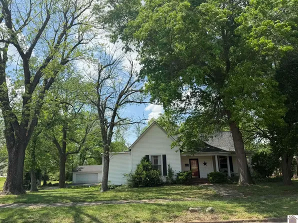 809 S 8th St, Mayfield, KY 42066