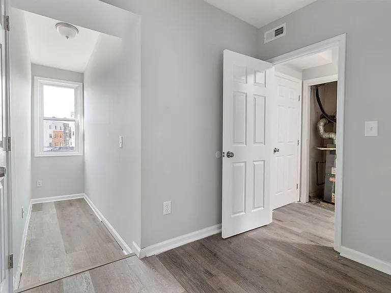 1150 17th St NE — Photo 14