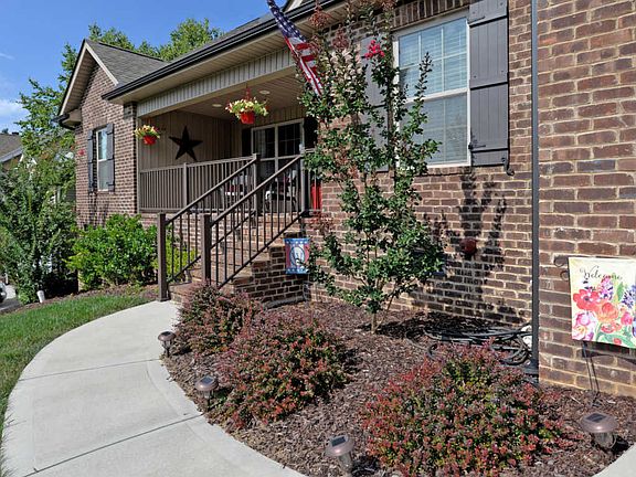2nd image of 806 Mackenzie Dr