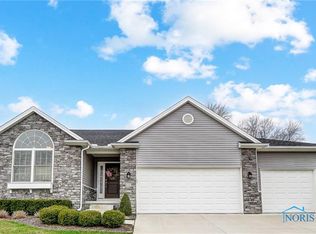 1033 Plum Grove Ln, Toledo, OH