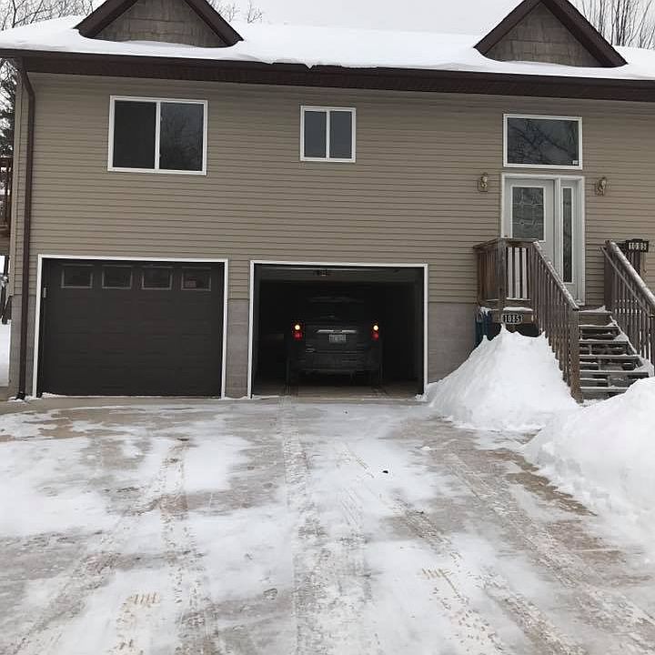 1st image of 1085 Woodridge Ave