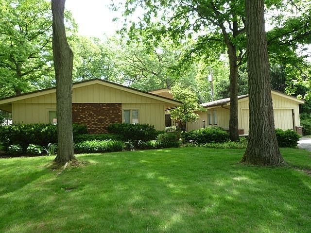 1st image of 33 Lancaster Ln