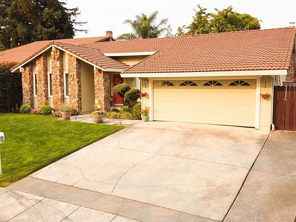2nd image of 6040 Donna Court
