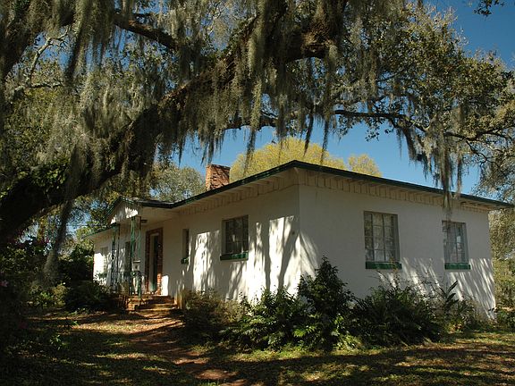 3rd image of 1840 Highland Dr